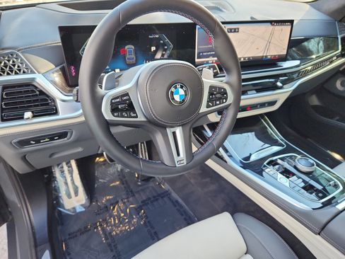Used 2026 BMW X7 M60i image 15