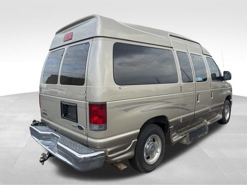 Used 2010 Ford E-150 and Econoline 150 image 3
