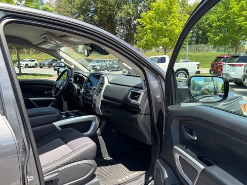 Used 2021 Nissan Titan SV w/ SV Convenience Package AWD/4WD image 28