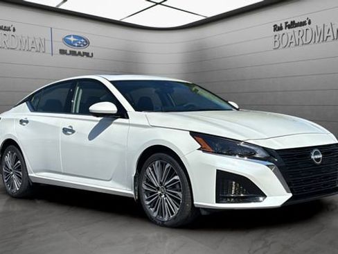Used 2025 Nissan Altima 2.5 SL AWD/4WD image 1
