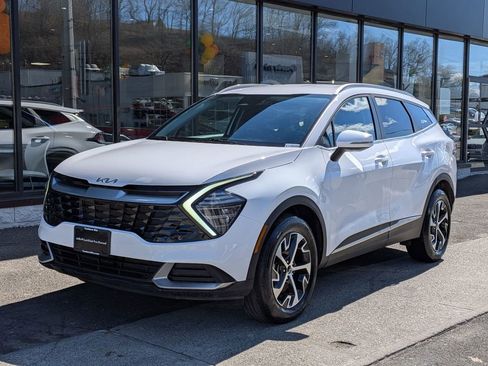 Used 2024 Kia Sportage EX image 2