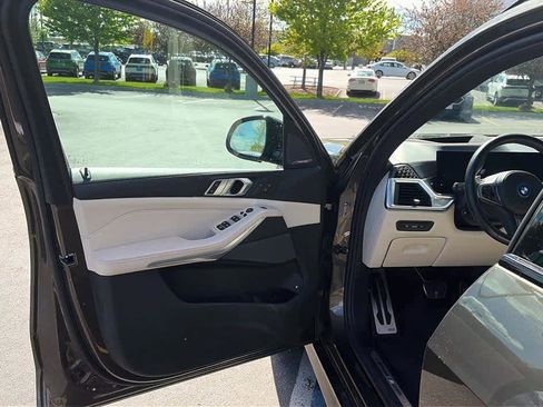 Used 2024 BMW X5 xDrive50e w/ Executive Package AWD/4WD image 11