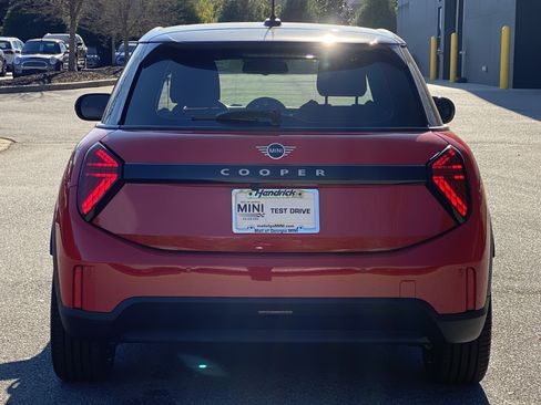 New 2026 MINI Cooper 4-Door Hardtop FWD image 44