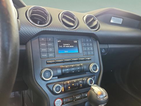 Used 2016 Ford Mustang Coupe RWD image 12