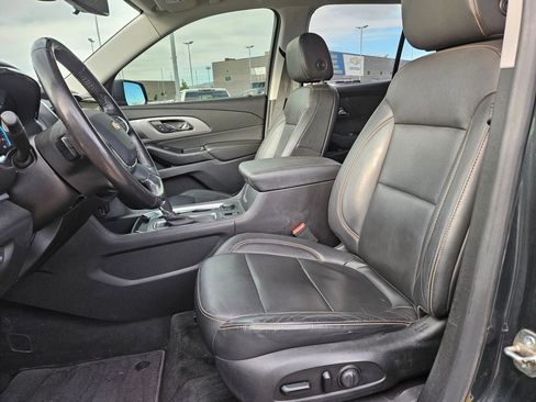 Used 2020 Chevrolet Traverse LT w/ LT Premium Package AWD/4WD image 15