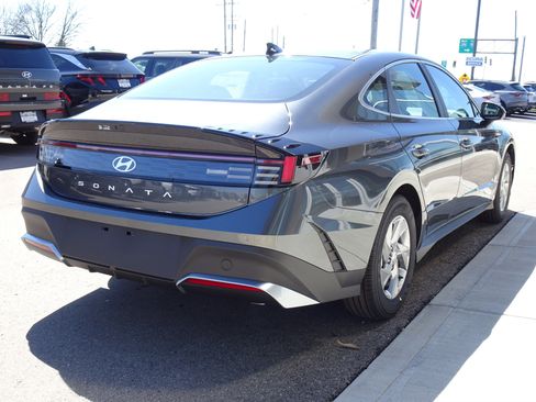New 2026 Hyundai Sonata SE FWD image 5