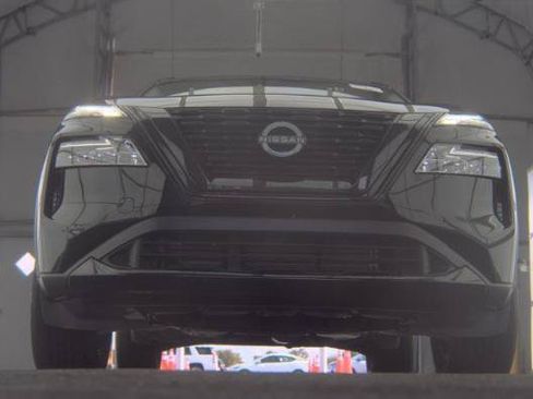 Used 2023 Nissan Rogue SV w/ SV Premium B Package AWD/4WD image 3