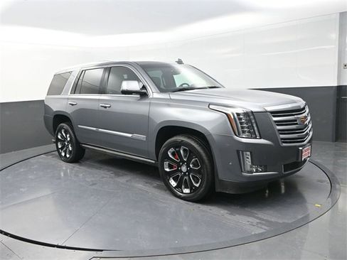Used 2019 Cadillac Escalade Platinum image 9