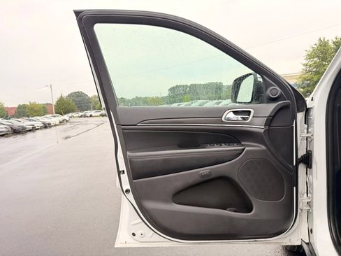 Used 2018 Jeep Grand Cherokee Limited RWD image 13