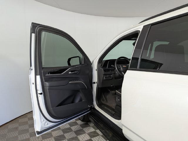 Certified 2024 Cadillac Escalade ESV Sport w/ LPO, ONYX Package AWD/4WD image 15