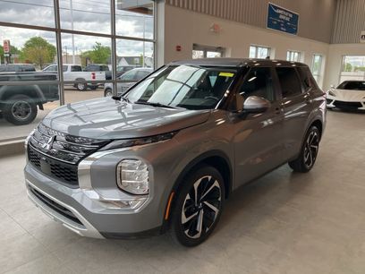 Used 2023 Mitsubishi Outlander SE