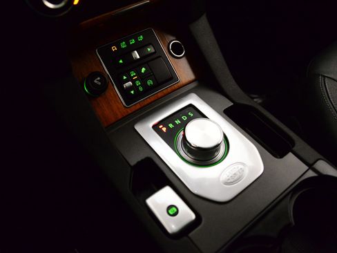 Used 2016 Land Rover LR4 image 13