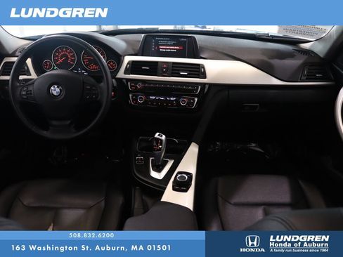 Used 2018 BMW 320i xDrive Sedan w/ Convenience Package AWD/4WD image 16