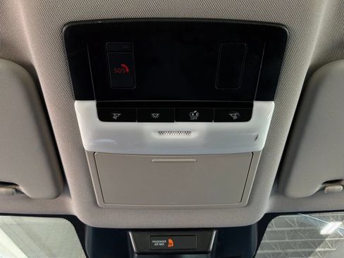 Used 2025 Nissan Rogue SV FWD image 16