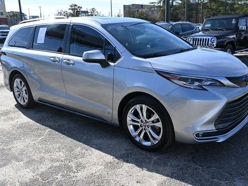 Used 2021 Toyota Sienna Platinum image 7