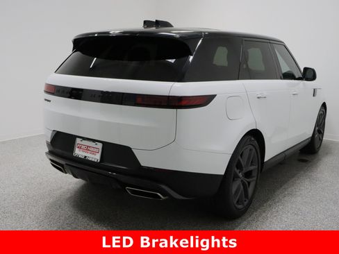 Used 2024 Land Rover Range Rover Sport SE image 7