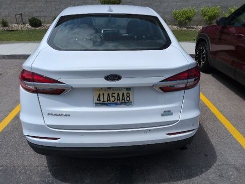 Used 2020 Ford Fusion SE FWD image 5
