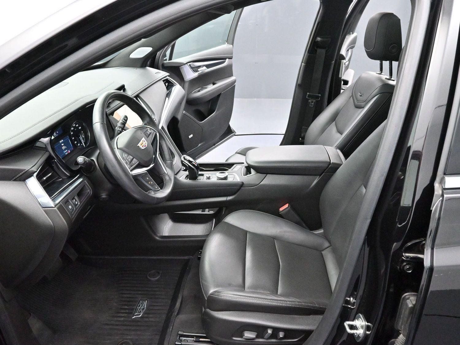 Certified 2025 Cadillac XT5 Premium Luxury AWD/4WD image 12