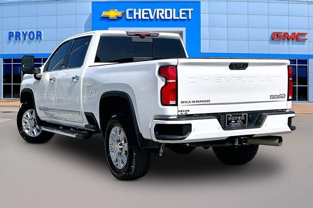 Used 2024 Chevrolet Silverado 2500 High Country w/ High Country Premium Package AWD/4WD image 4