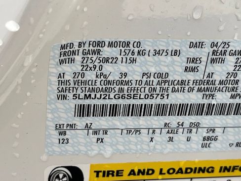 Used 2025 Lincoln Navigator Reserve AWD/4WD image 21