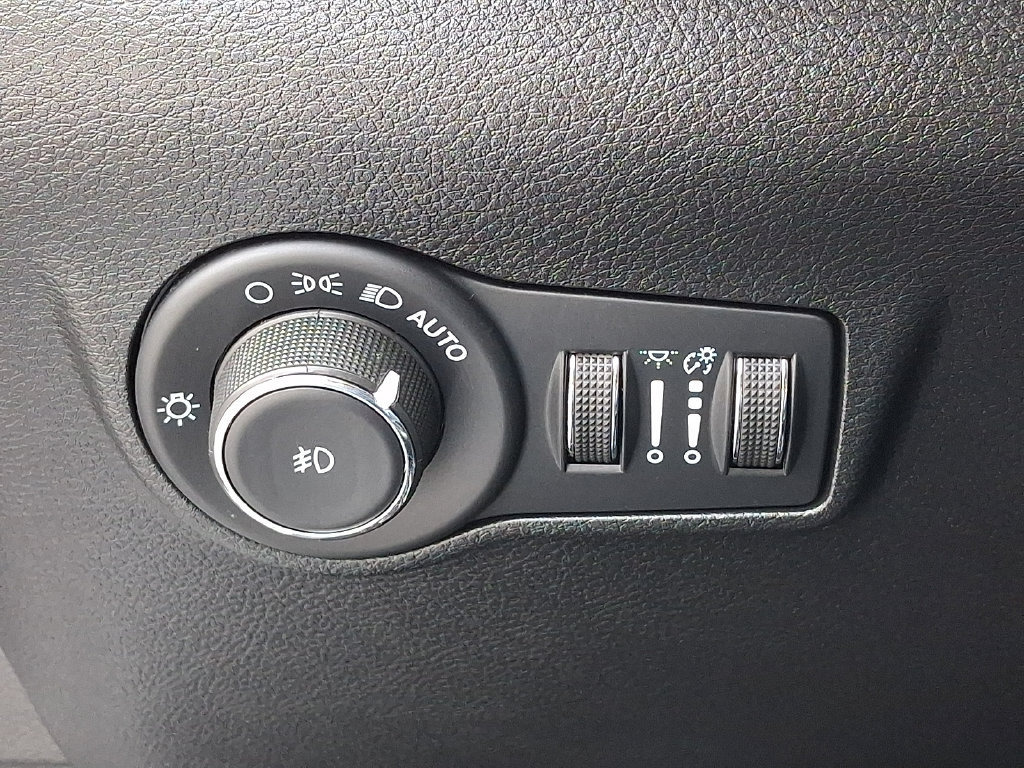 Used 2022 Jeep Compass Latitude w/ Convenience Group AWD/4WD image 24