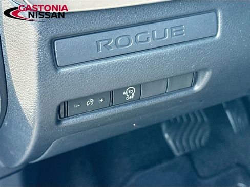 Used 2023 Nissan Rogue S FWD image 13