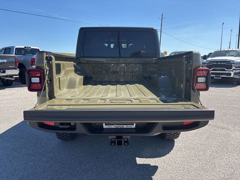 New 2026 Jeep Gladiator Willys image 29