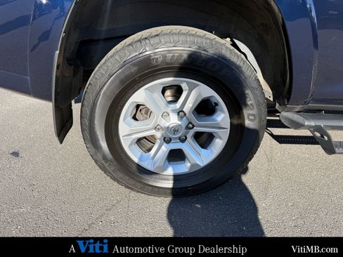 Used 2022 Toyota 4Runner SR5 Premium image 14