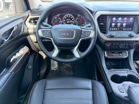 Used 2023 GMC Acadia Denali w/ Denali Technology Package FWD image 23