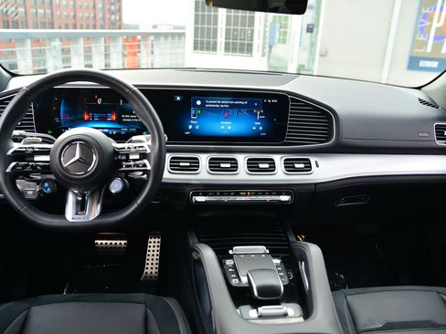 Used 2025 Mercedes-Benz GLE 53 AMG 4MATIC image 15