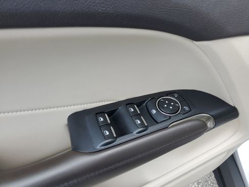 Used 2018 Lincoln MKC Premiere image 17