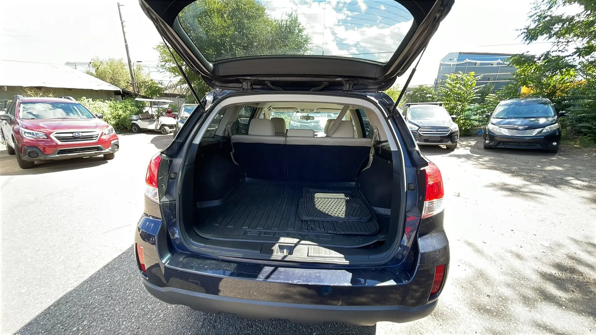 Used 2012 Subaru Outback 2.5i Premium w/ All-Weather Pkg AWD/4WD image 25
