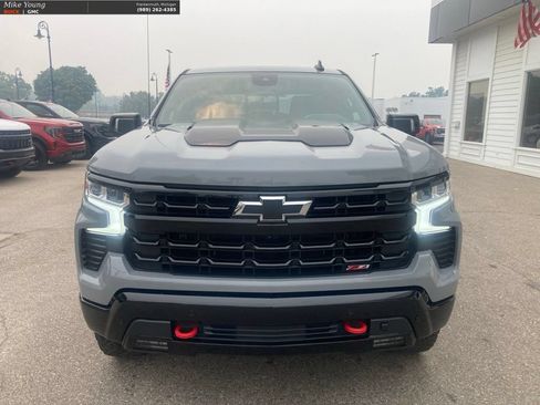 Used 2024 Chevrolet Silverado 1500 LT Trail Boss w/ Convenience Package II AWD/4WD image 2