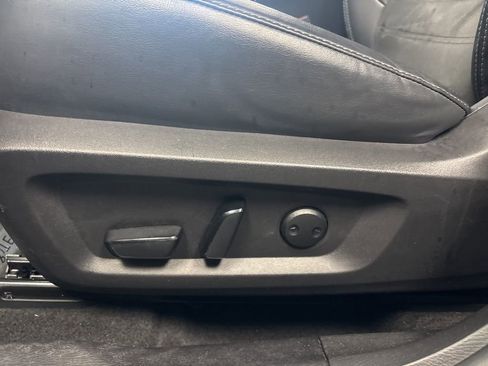 Used 2023 Mitsubishi Outlander SE image 27