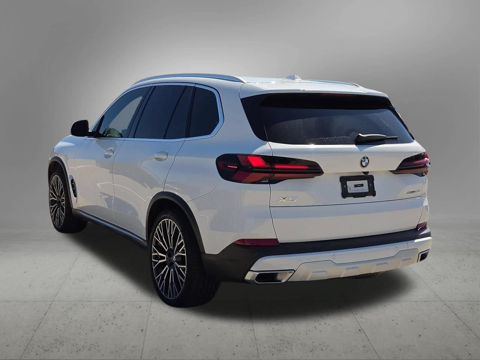 Used 2024 BMW X5 sDrive40i w/ Premium Package RWD image 4
