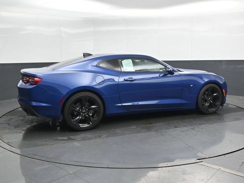 Used 2020 Chevrolet Camaro LT RWD image 2