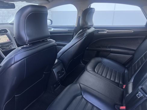 Used 2018 Ford Fusion SE w/ Equipment Group 602A FWD image 23