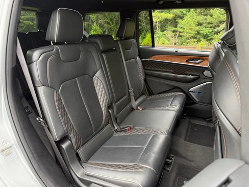 Used 2021 Jeep Grand Cherokee L Summit AWD/4WD image 30