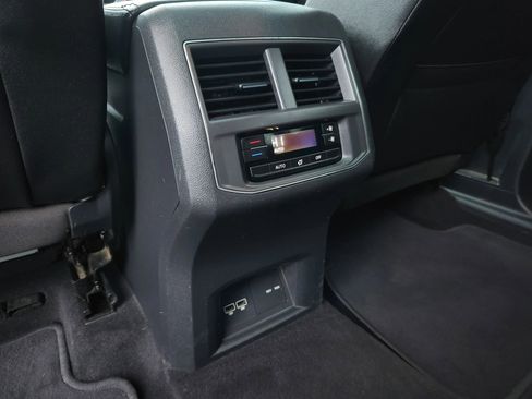 Used 2018 Volkswagen Atlas SEL image 19