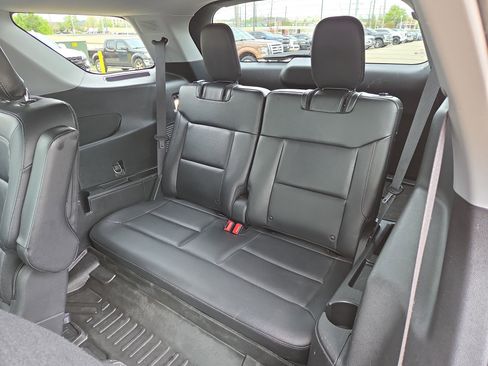 Used 2021 Ford Explorer Limited w/ Equipment Group 301A AWD/4WD image 12