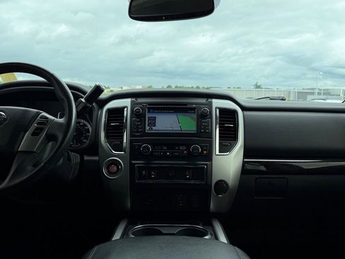 Used 2016 Nissan Titan SV RWD image 16