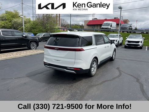 Used 2024 Kia Carnival LX FWD image 11