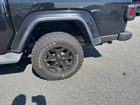 Used 2021 Jeep Gladiator Sport AWD/4WD image 9
