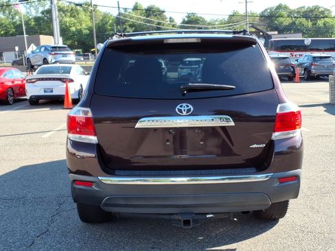 Used 2012 Toyota Highlander SE w/ Tow Pkg AWD/4WD image 6