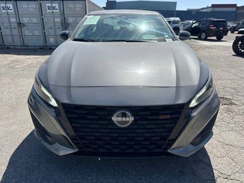 Used 2024 Nissan Altima 2.5 SR FWD image 2