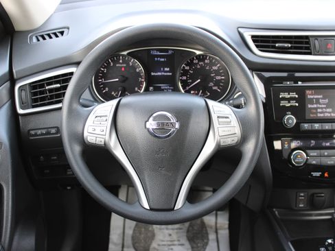 Used 2016 Nissan Rogue SV image 20