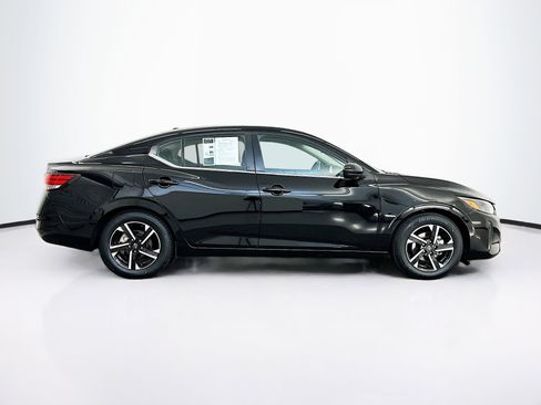 Used 2025 Nissan Sentra SV FWD image 10