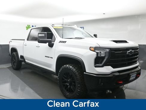 Used 2025 Chevrolet Silverado 2500 LTZ w/ LTZ Plus Package image 2