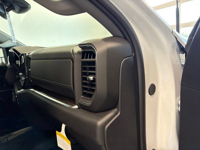 New 2026 Chevrolet Silverado 3500 LT w/ Z71 Chrome Sport Edition AWD/4WD image 27