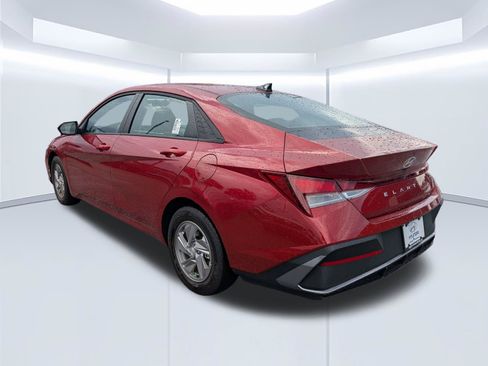 Certified 2026 Hyundai Elantra SE FWD image 6